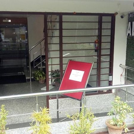Alankrita Suites & Party Halls มีรัท ภายนอก รูปภาพ