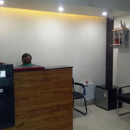 Alankrita Suites & Party Halls มีรัท ภายนอก รูปภาพ