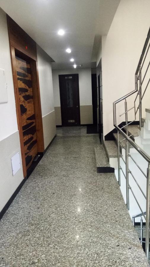Alankrita Suites & Party Halls มีรัท ภายนอก รูปภาพ