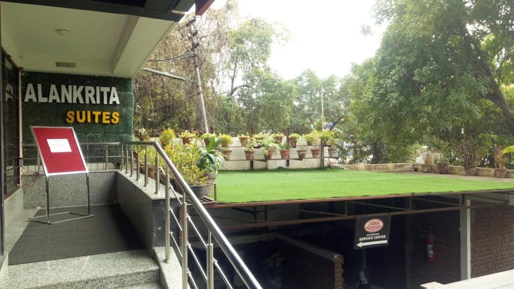 Alankrita Suites & Party Halls มีรัท ภายนอก รูปภาพ