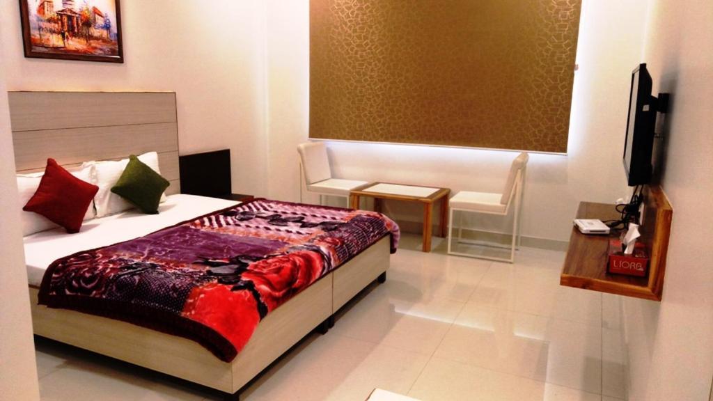 Alankrita Suites & Party Halls มีรัท ภายนอก รูปภาพ