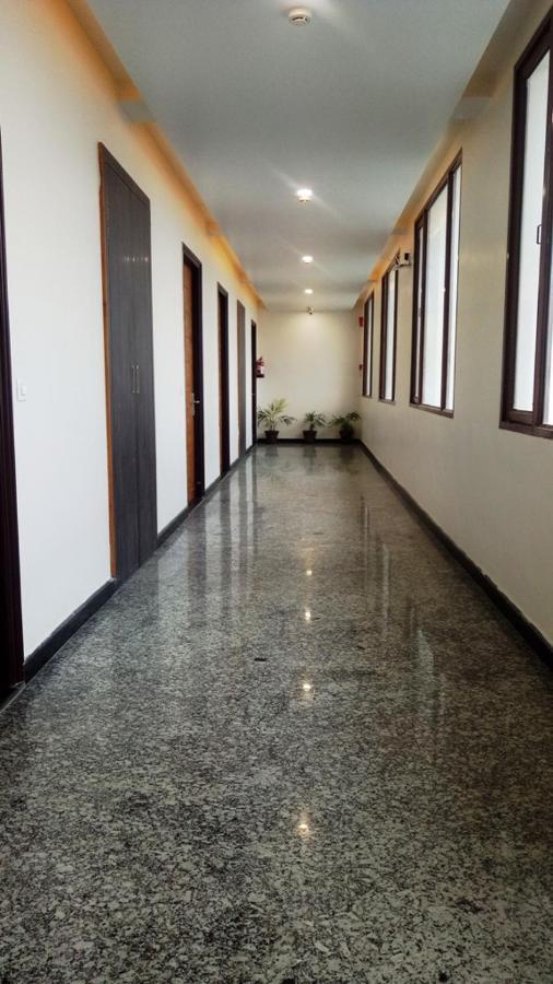 Alankrita Suites & Party Halls มีรัท ภายนอก รูปภาพ