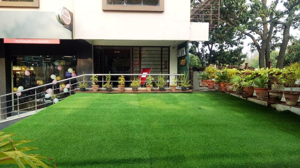 Alankrita Suites & Party Halls มีรัท ภายนอก รูปภาพ