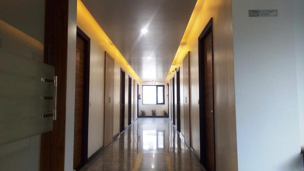 Alankrita Suites & Party Halls มีรัท ภายนอก รูปภาพ