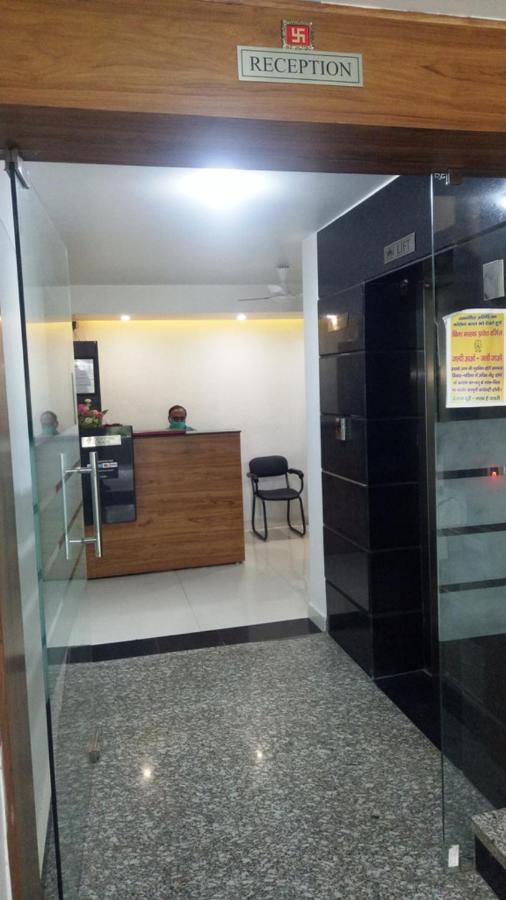 Alankrita Suites & Party Halls มีรัท ภายนอก รูปภาพ