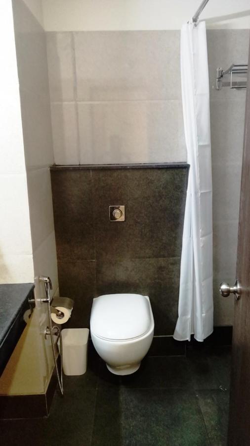 Alankrita Suites & Party Halls มีรัท ภายนอก รูปภาพ
